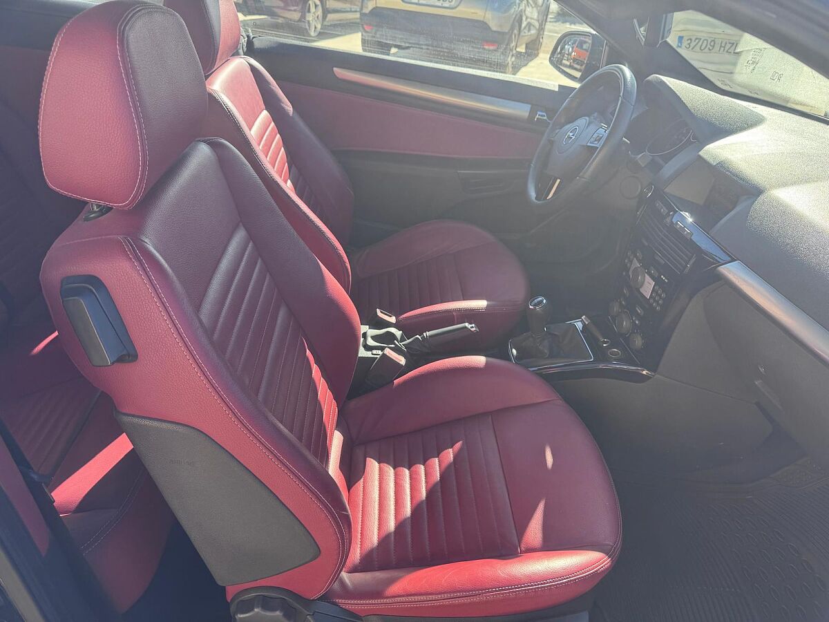 OPEL ASTRA ELITE TWIN TOP 1.9 CDTI SPANISH LHD IN SPAIN 80000 MILES SUPERB 2010